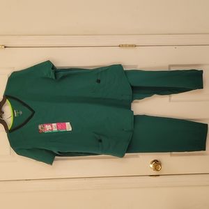 NWT scrubstar XL scrub set